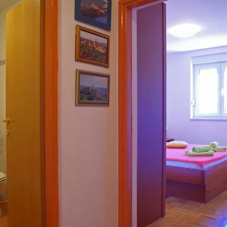 Bassa 2+2 Pax, 400m From The Beach In Apartamento *