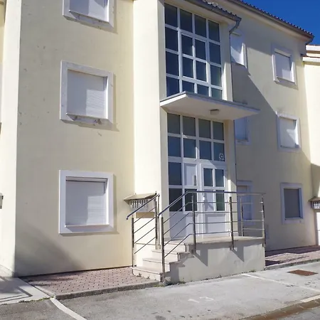 Bassa 2+2 Pax, 400m From The Beach In Apartamento *